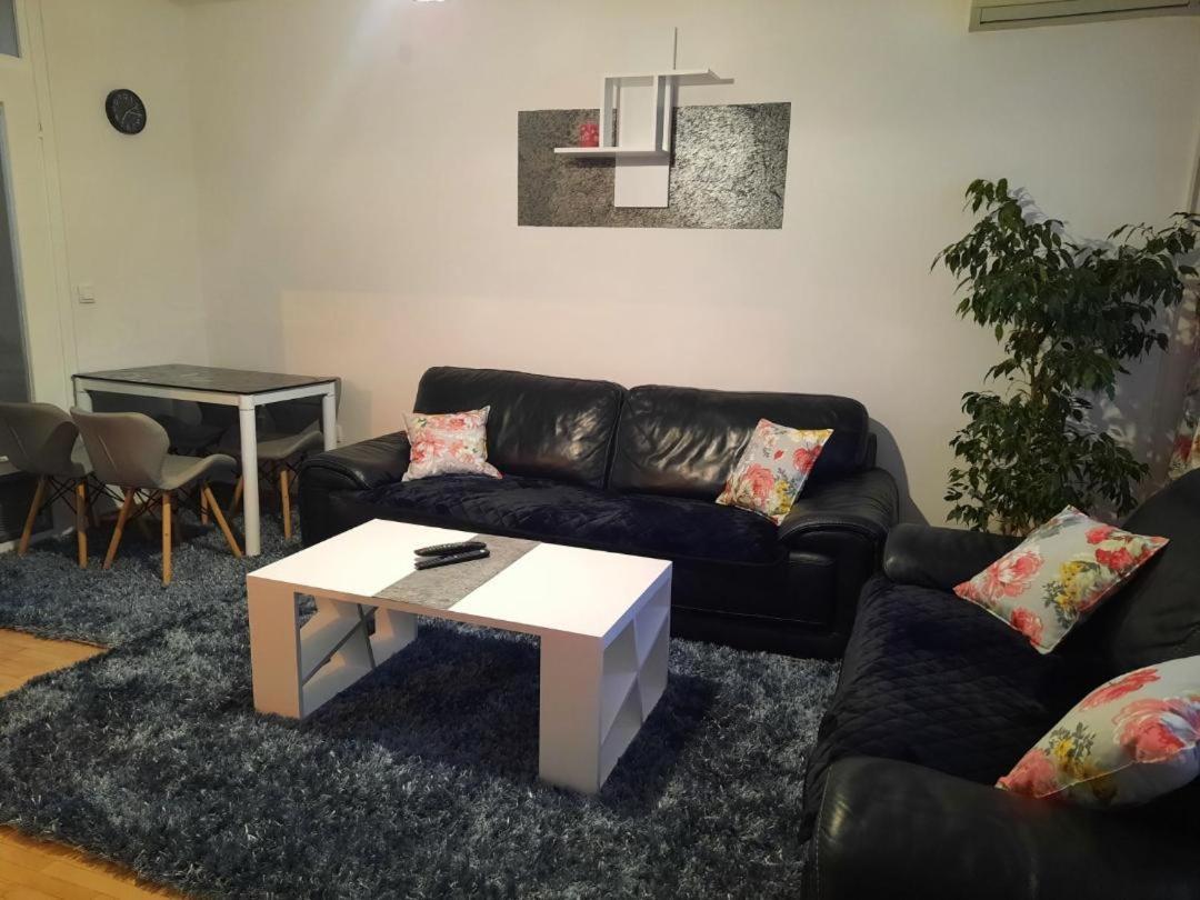 Ferienwohnung Dzoni SJJ Exterior foto