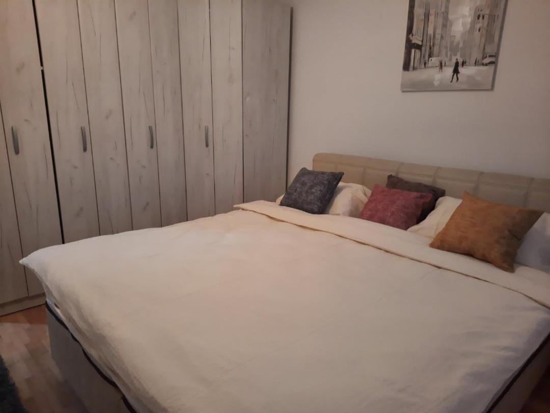 Ferienwohnung Dzoni SJJ Exterior foto
